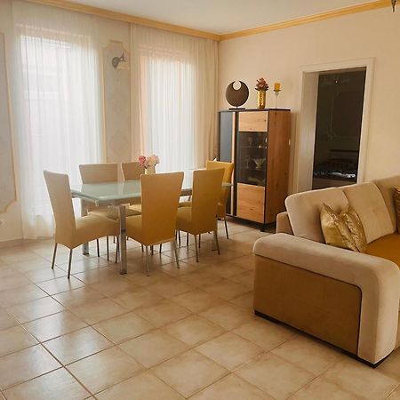 Aqua Azur Apartman Hajdúszoboszló Extérieur photo