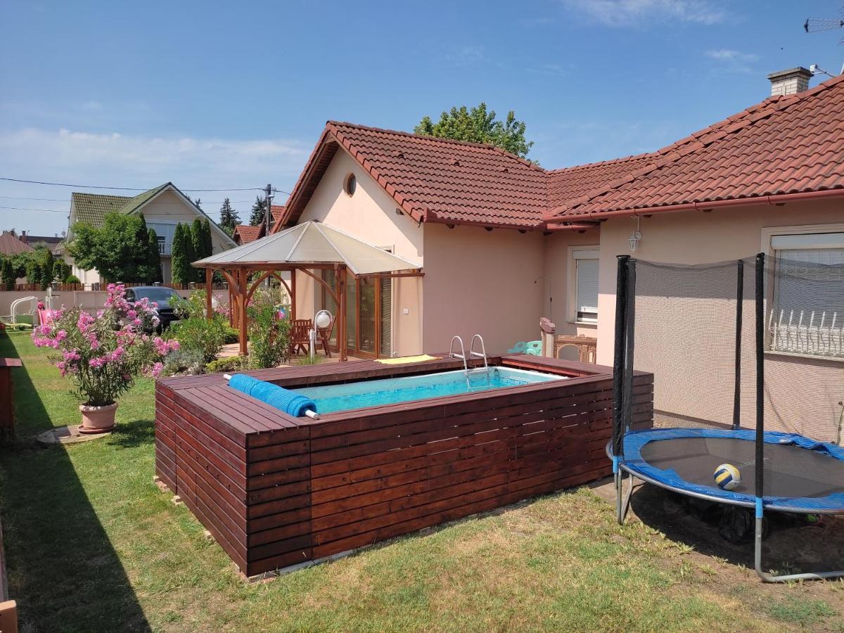 Aqua Azur Apartman Hajdúszoboszló Extérieur photo
